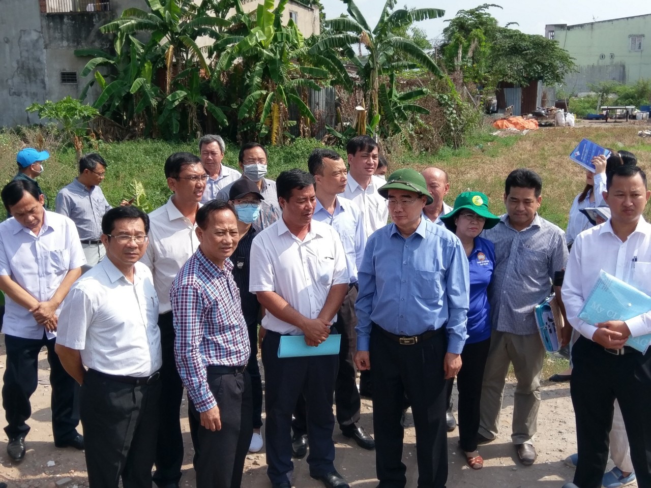Đại diện UBND xã Vĩnh Lộc A cho biết, tính từ đầu tháng 1/2019 đến đầu tháng 5/2020, UBND xã ghi nhận có 24 vụ xây dựng không phép, sai phép. Ngoài ra, xã còn phát hiện, ngăn chặn 157 vụ xây dựng không phép, vận động tháo dỡ ngay từ đầu 18 trường hợp… Ảnh: Minh Quân
