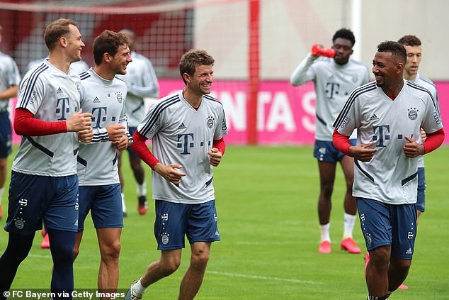 Thiếu vắng nhiều trụ cột, Bayern vẫn mạnh hơn hẳn