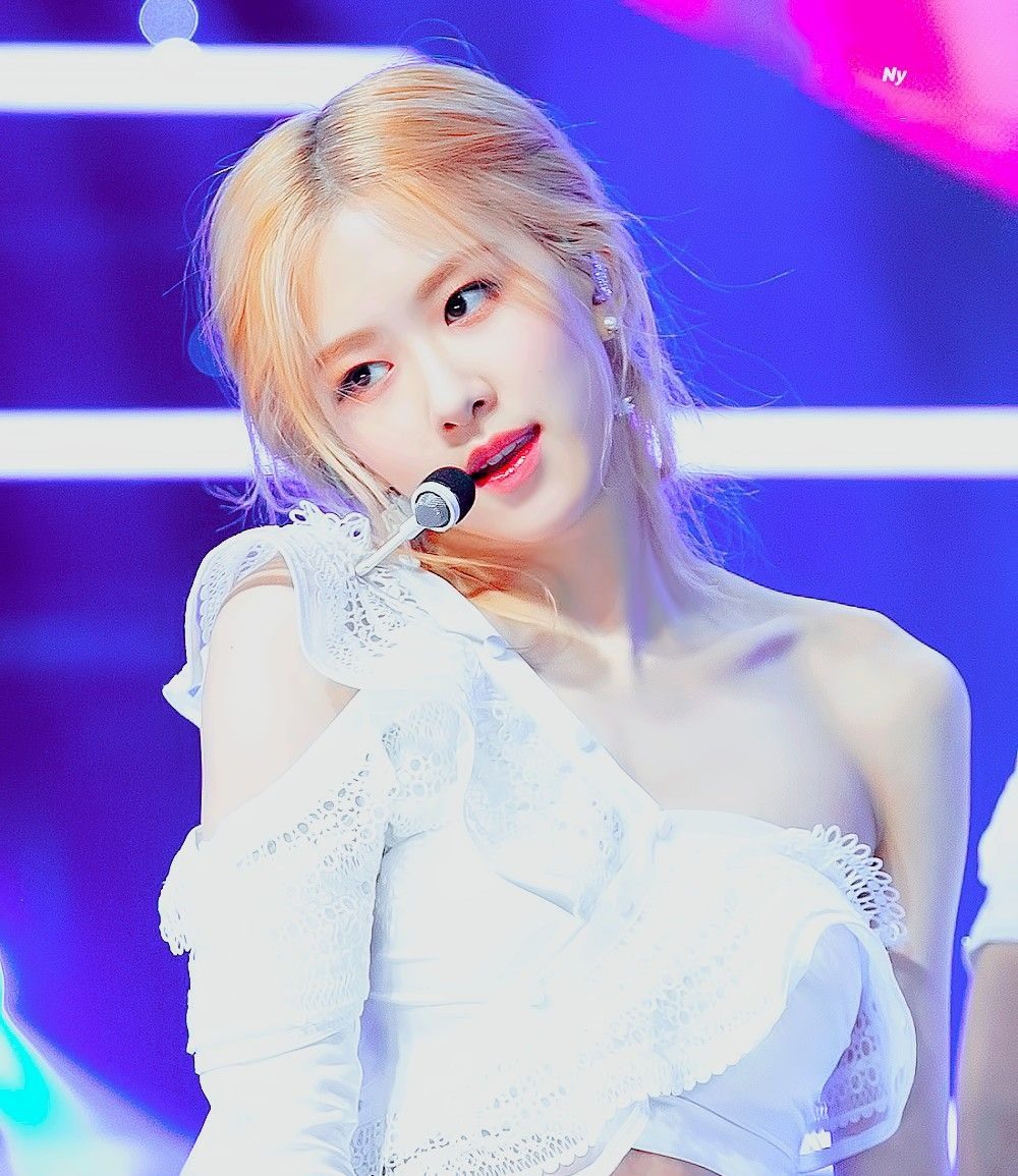 Giọng hát rất riêng của Rose được nhiều nghệ sĩ yêu thích và mong muốn được hợp tác cùng