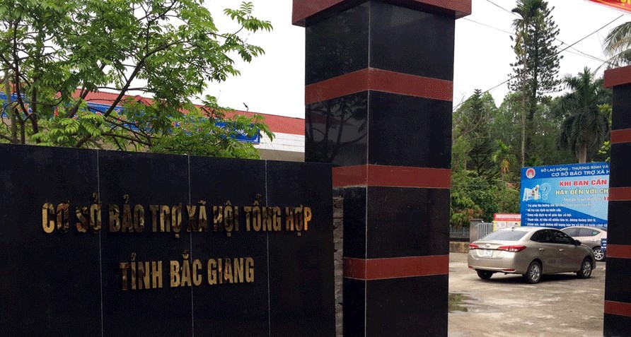 Cơ sở bảo trợ xã hội tổng hợp tỉnh Bắc Giang đang chờ người thân đến đón cháu bé. Ảnh: Mạc Yến