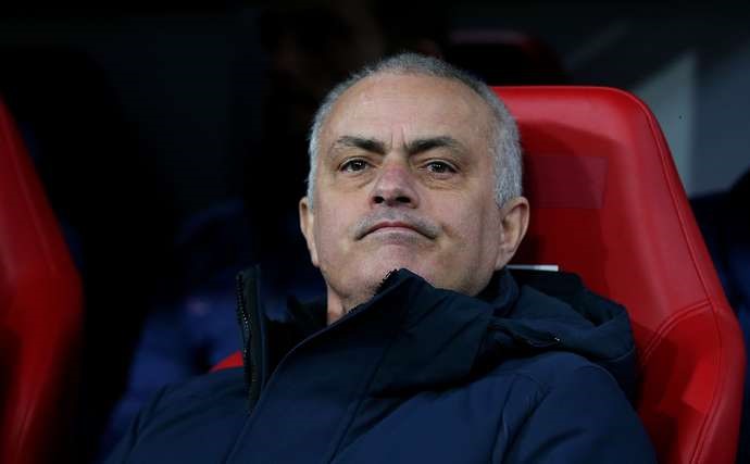 Huấn luyện viên Jose Mourinho. Ảnh: Givemesport.