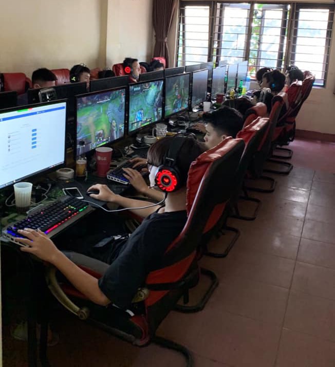 40 khách đang chơi game tại quán. Ảnh: Công an cung cấp