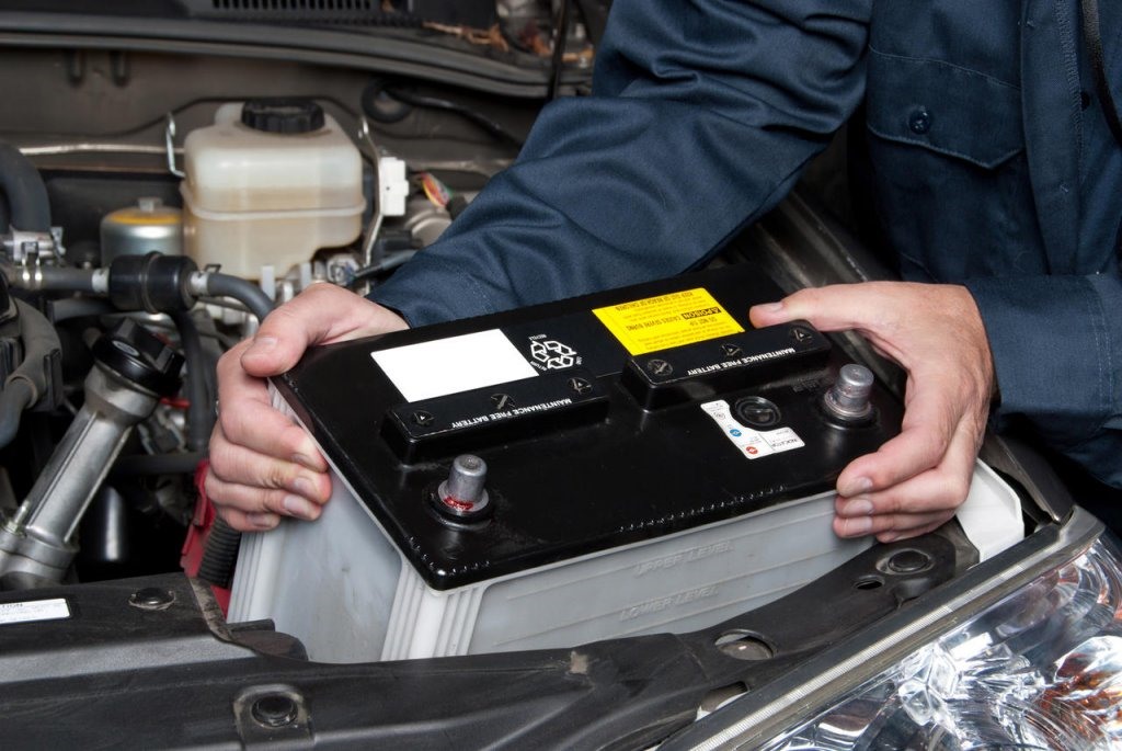 Ắc-qui ôtô. Ảnh: Toyota Việt Nam