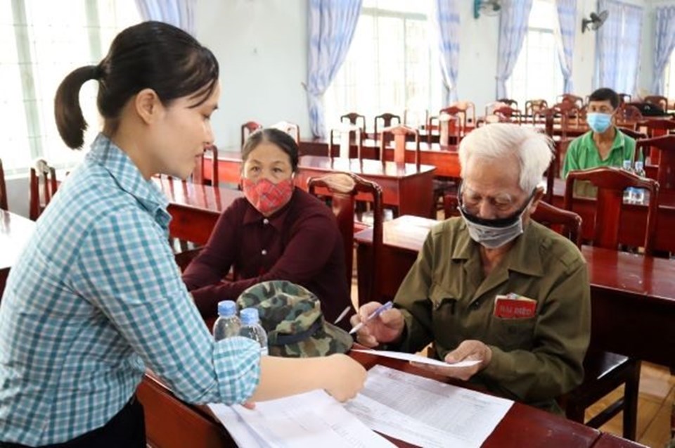 Bình Phước sớm hoàn thành chi trả hỗ trợ cho các đối tượng bị khó khăn do dịch bệnh trong tháng 5. Ảnh: Đình Trọng Bình Phước sớm hoàn thành chi trả hỗ trợ cho các đối tượng bị khó khăn do dịch bệnh trong tháng 5. Ảnh: Đình Trọng