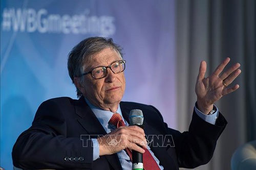 Đồng sáng lập Microsoft Bill Gates vẫn đang trụ vững ở vị trí số 2. Sau khi rời khỏi vị trí điều hành của Microsoft, Bill Gates cùng vợ - bà Melinda Gates - tập trung điều hành quỹ từ thiện tư nhân lớn nhất thế giới Bill and Melinda Gates Foundation. Ảnh: TTXVN