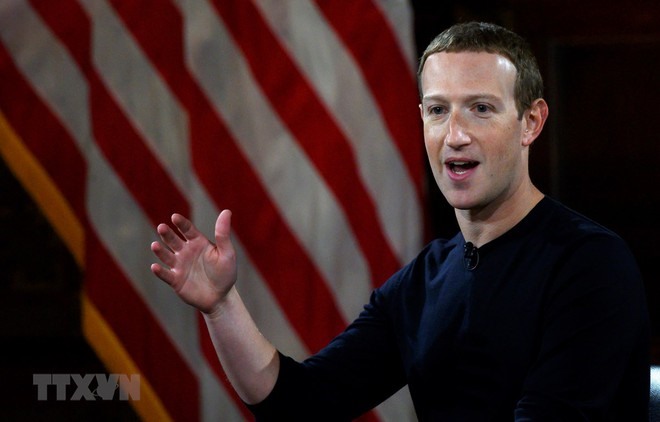 Tỉ phú 35 tuổi hiện nắm 17% cổ phần của Facebook. Theo thông tin vừa được công bố, cả Facebook và Instagram vừa được tích hợp tính năng như một sàn thương mại điện tử. Bước đi này được nhiều người đánh giá là hợp lý trong bối cảnh dịch bệnh COVID-19 đang khiến nhu cầu thương mại điện tử tăng cao hơn bao giờ hết.