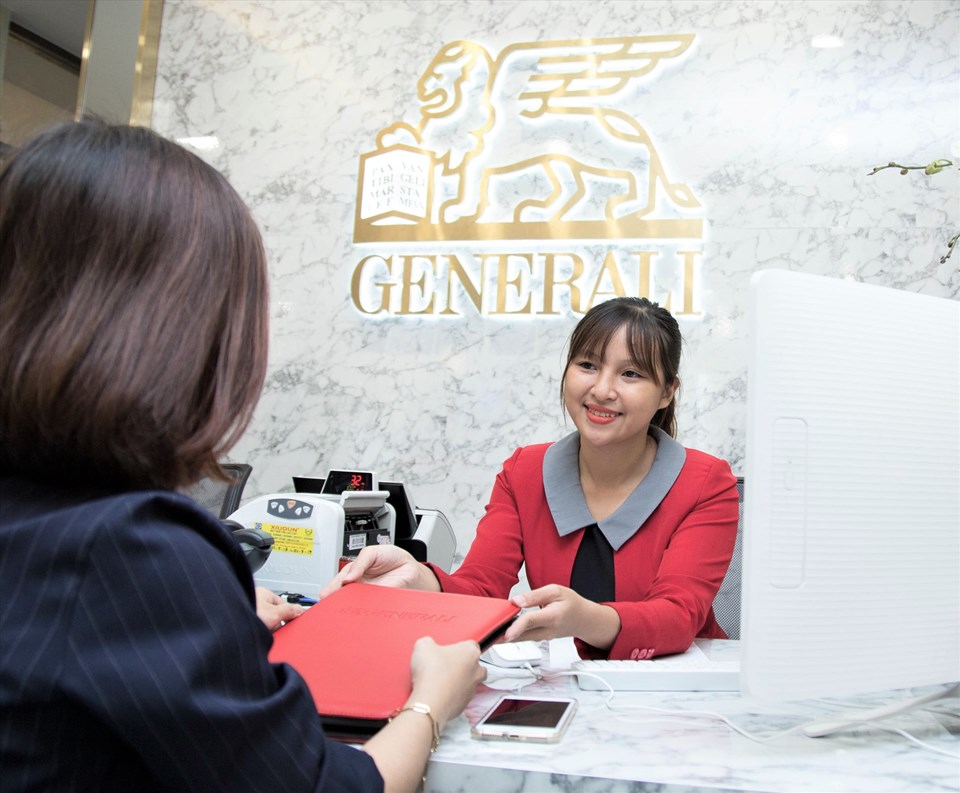 Văn phòng Chi nhánh & TTDVKH mới của Generali tại Đà Nẵng mang đến không gian dịch vụ khách hàng đẳng cấp, sang trọng, chuyên nghiệp. Văn phòng Chi nhánh & TTDVKH mới của Generali tại Đà Nẵng mang đến không gian dịch vụ khách hàng đẳng cấp, sang trọng, chuyên nghiệp.