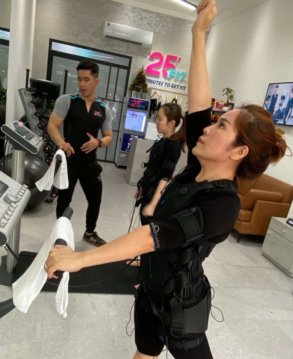Cột sống của chị Nguyễn Thị Thanh Tuyền đã phục hồi gần như hoàn toàn sau 6 tháng phẫu thuật cột sống tại Bệnh viện Vinmec Central Park