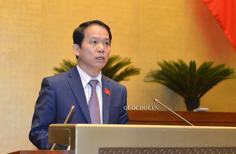 Chủ nhiệm Ủy ban Pháp luật của Quốc hội Hoàng Thanh Tùng trình bày Báo cáo thẩm tra dự án Luật Cư trú (sửa đổi). Ảnh Quochoi.vn