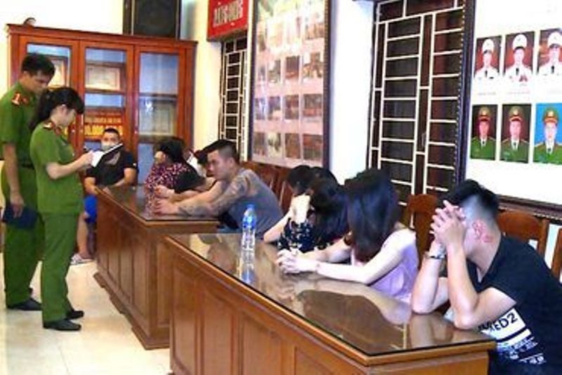 Các đối tượng tại cơ quan điều tra. Ảnh: CATH