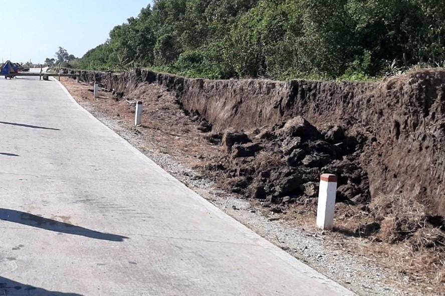 Sạt lở đất tại Cà Mau trong những tháng đầu năm 2020. Ảnh: Nhật Hồ