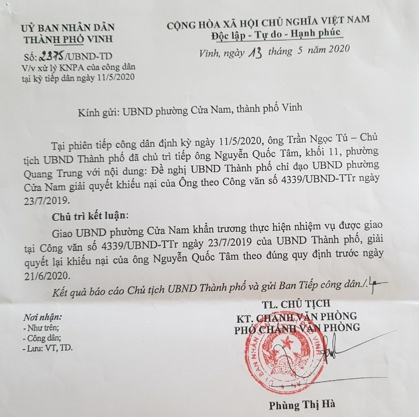 Văn bản của UBND TP. Vinh chỉ đạo UBND phường Cửa Nam giải quyết lại khiếu nại. Ảnh: Quang Đại
