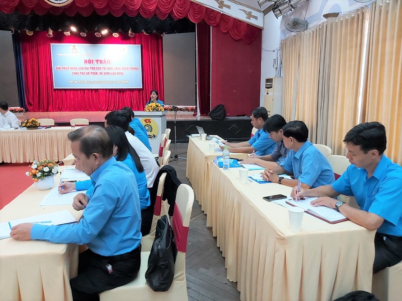 Các đại biểu tham dự hội thảo. Ảnh Nam Dương