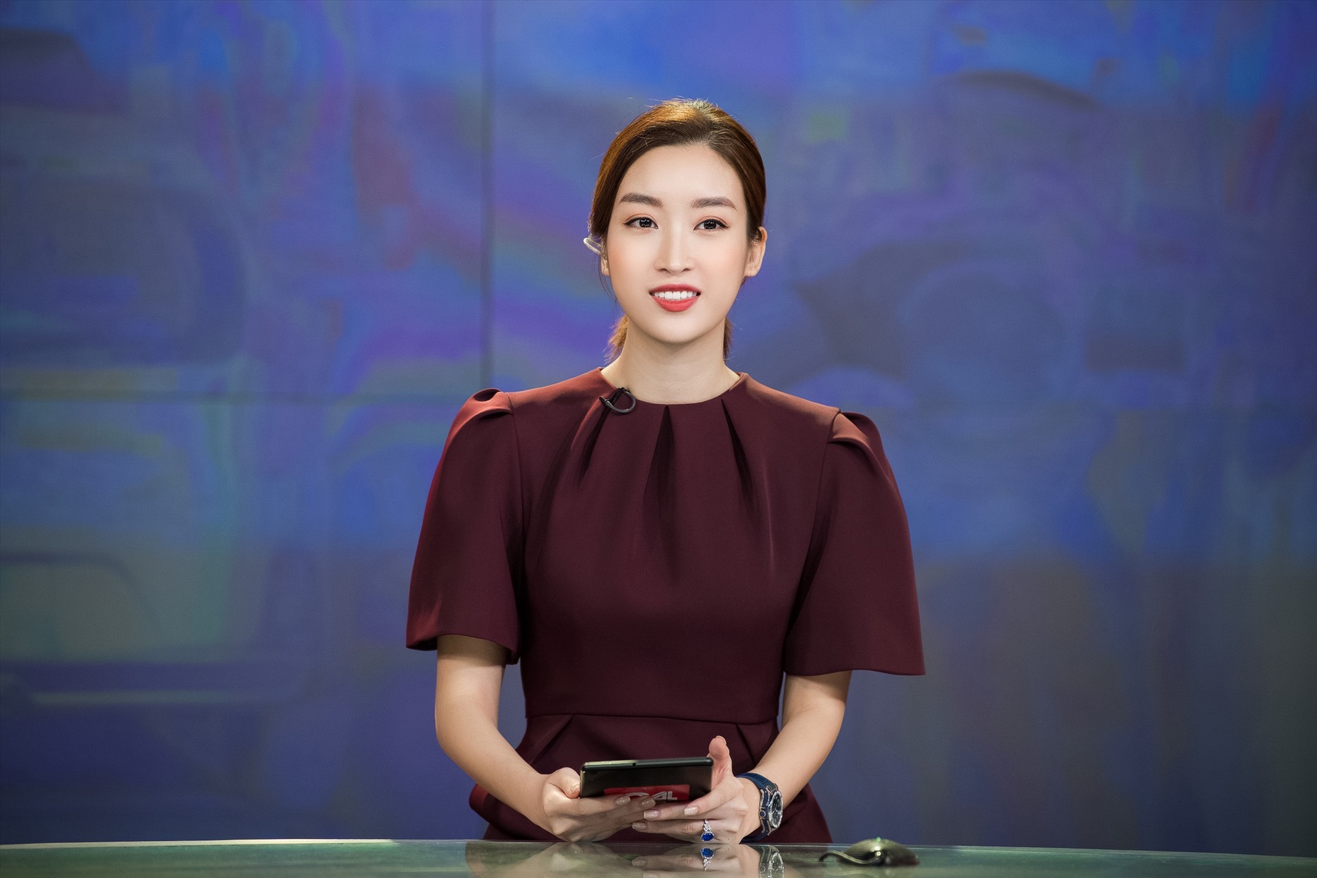Hoa hậu sinh năm 1996 đã quay trở lại công việc MC tại Đài truyền hình Việt Nam. Ảnh: Sen Vàng.