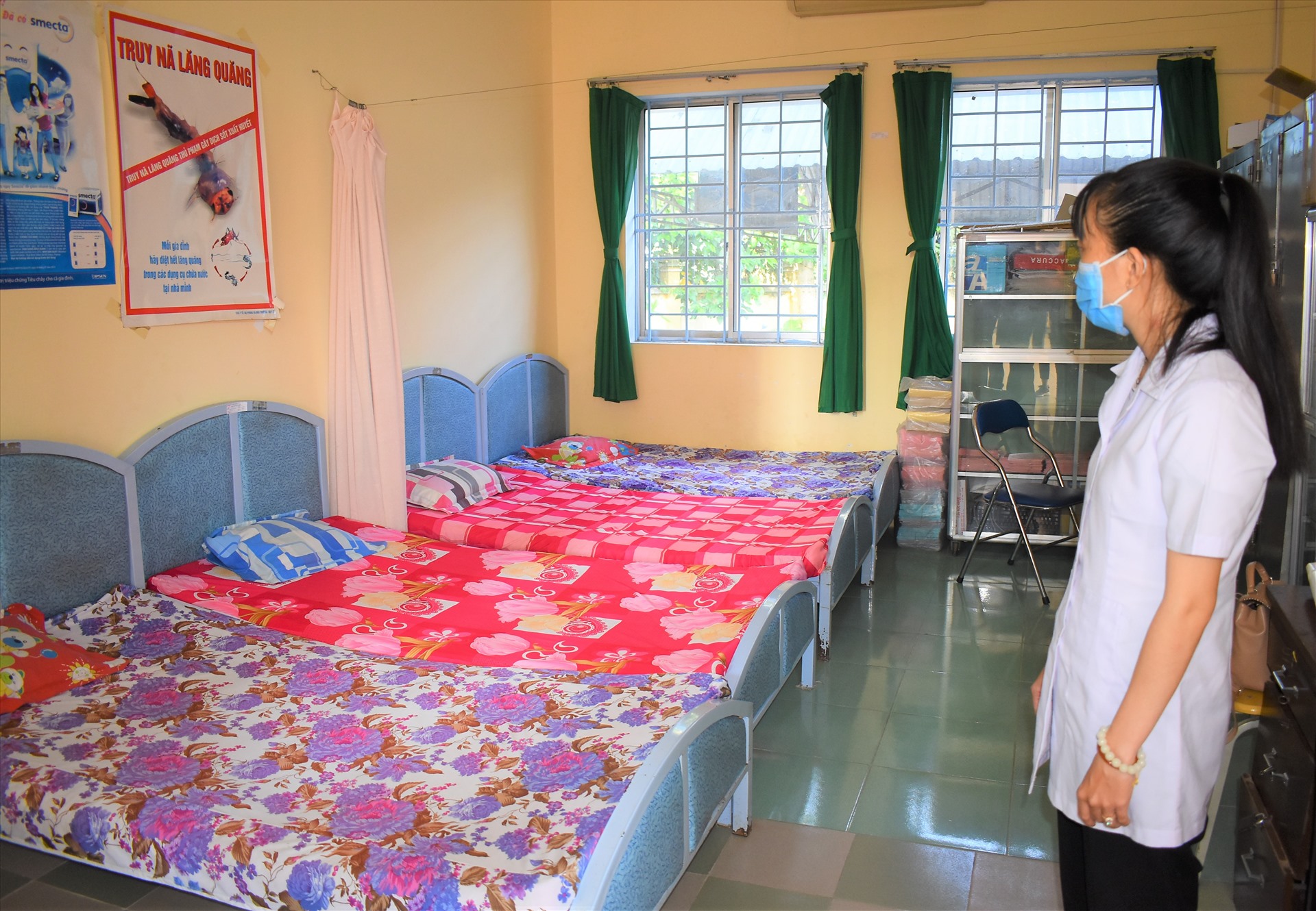 Một phòng cách ly ở Trường THPT Nguyễn Việt Dũng (quận Cái Răng, TP.Cần Thơ) được bố trí khi phát hiện trường hợp bất thường vế sức khỏe. Ảnh: TR.L