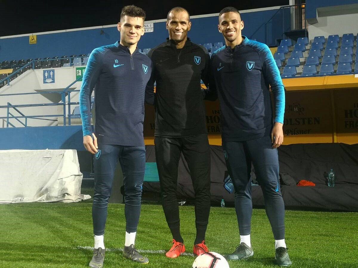 Cha Rivaldo từng thi đấu chung 1 đội bóng là Mogi Mirim, thậm chí cùng ghi bàn trong 1 trận đấu ở giải hạng Nhì Brazil năm 2015. Ảnh: Siam Sports.