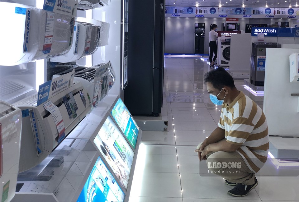 Các thiệt bị làm mát, làm lạnh gia tăng tại thị trường TPHCM. Ảnh: Hà Phương. Các thiệt bị làm mát, làm lạnh gia tăng tại thị trường TPHCM. Ảnh: Hà Phương.