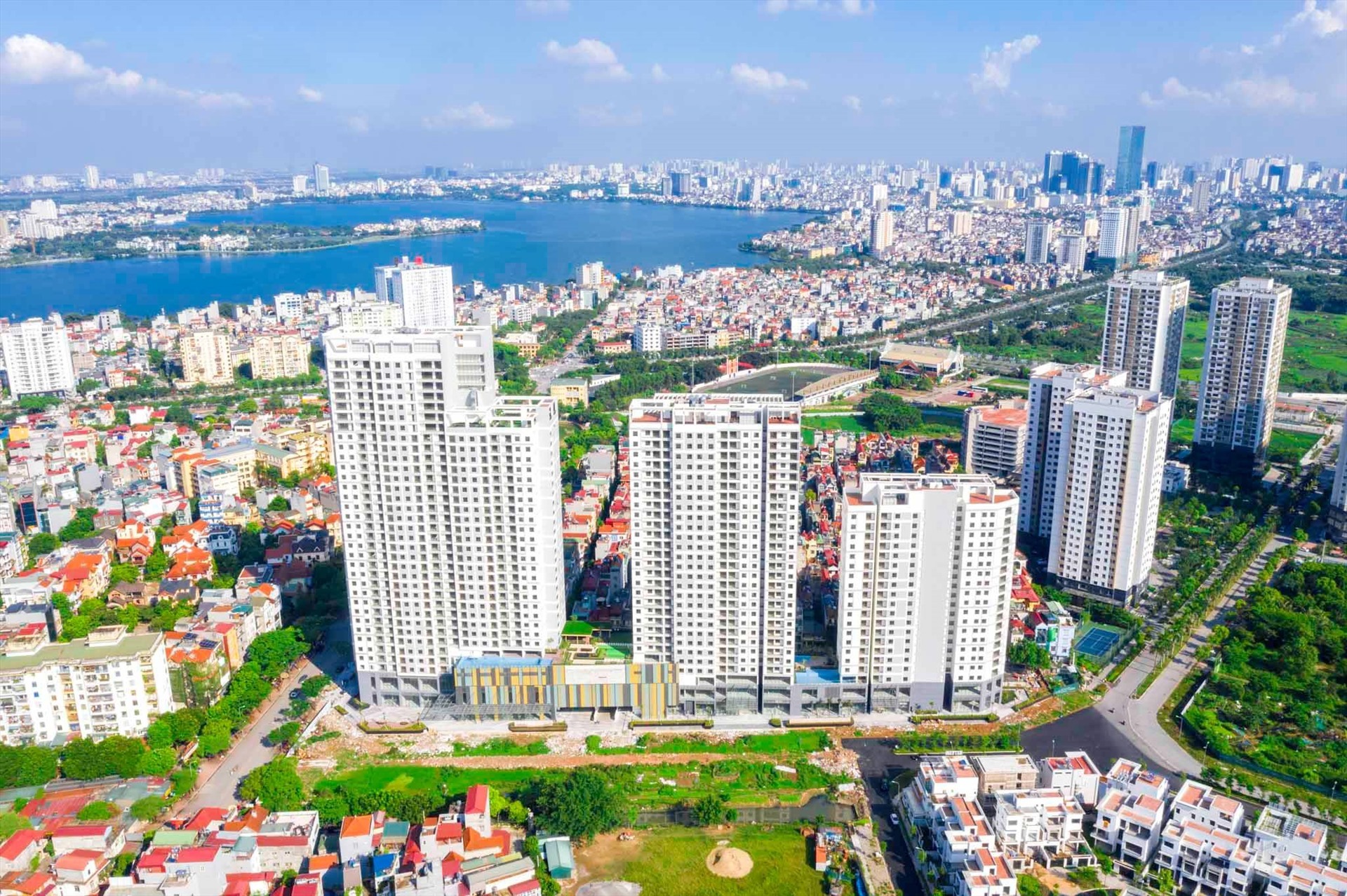 Thị trường bất động sản sẽ gặp nhiều khó khăn trong thời gian tới. Ảnh: Nguyễn Tiến Đạt