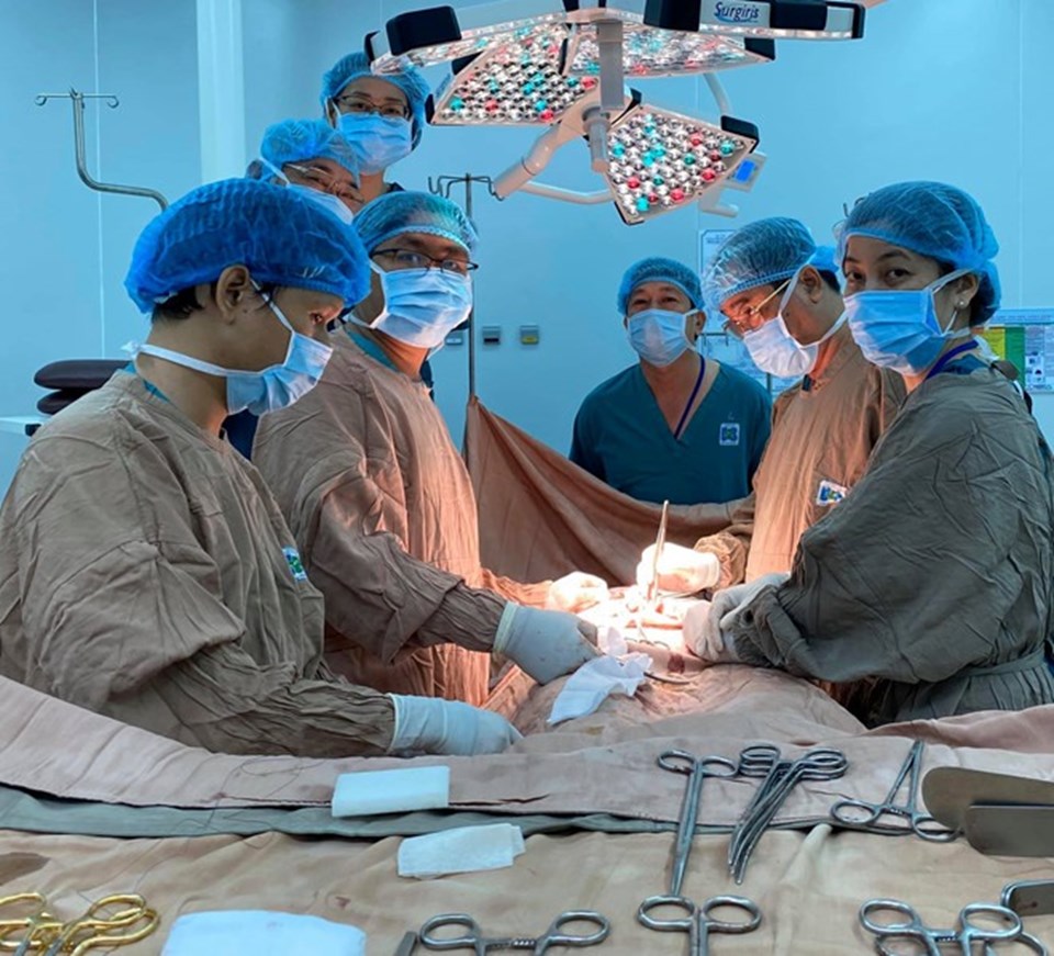 Ca phẫu thuật. Hình: Bệnh viện Ung bướu TPHCM Ca phẫu thuật. Hình: Bệnh viện Ung bướu TPHCM