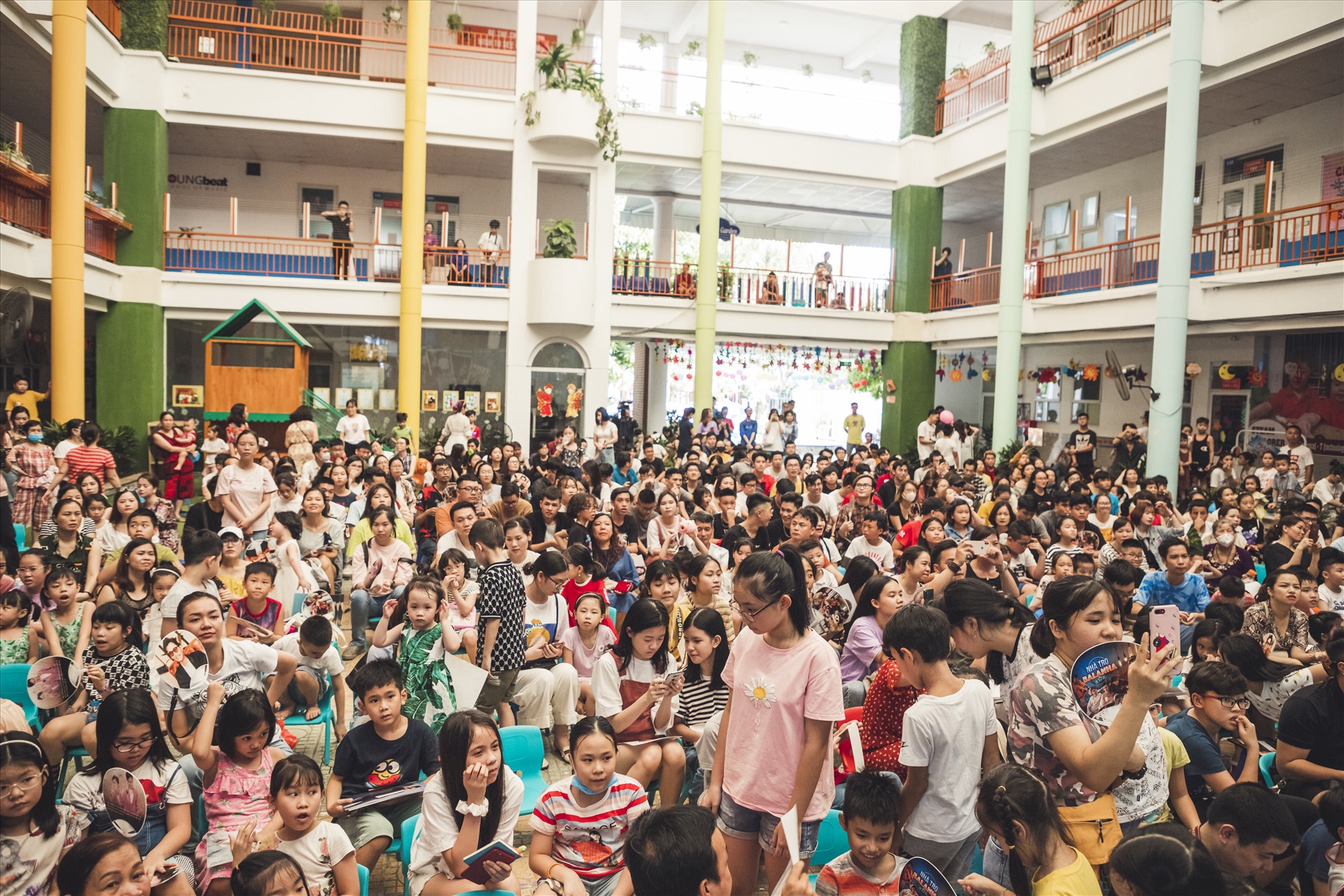 Bộ phim “Nhà trọ Balanha” chỉ còn 3 tập nữa khiến khán giả cảm thấy tiếc nuối khi sắp không được “gặp” biệt đội phim. Ảnh: BTC.