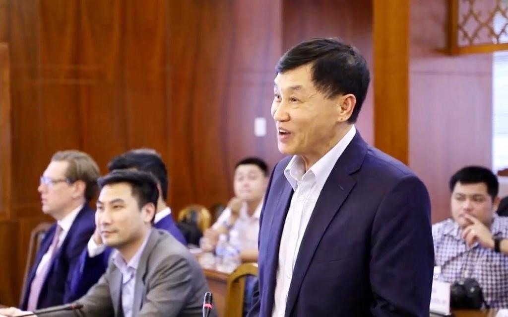 Ông Johnathan Hạnh Nguyễn phát biểu ý kiến. Ảnh: HC