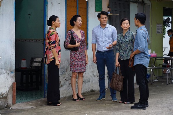 Diễn viên Tuyết Thu đảm nhận vai bà Diệu sau này trong phim “Mẹ ghẻ“. Ảnh chụp màn hình