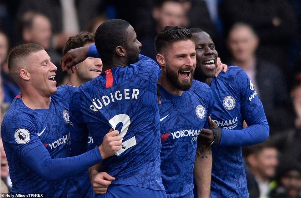 Chelsea là đội chỉ chịu giảm lương ở mức thấp. Ảnh: REX.