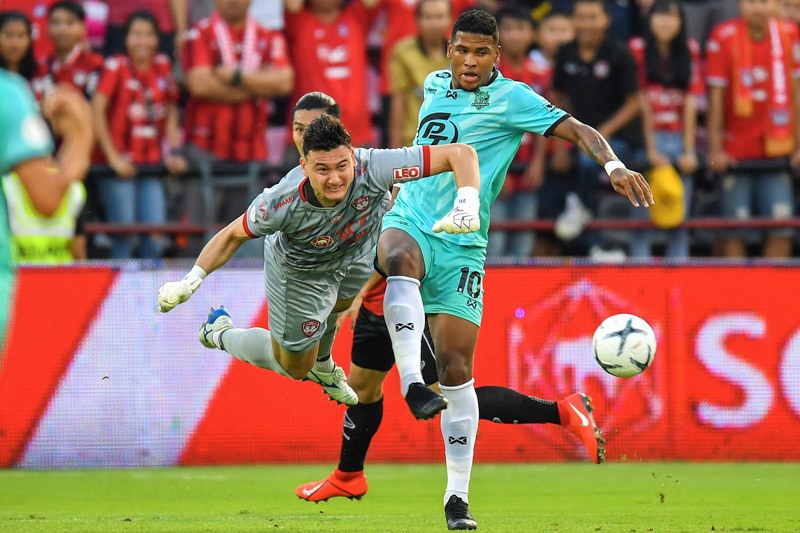 Muangthong United cho phép, Đặng Văn Lâm mới được dự AFF Cup 2020. Ảnh: MUTD.