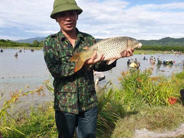Chiến lợi phẩm là một chú cá chép to