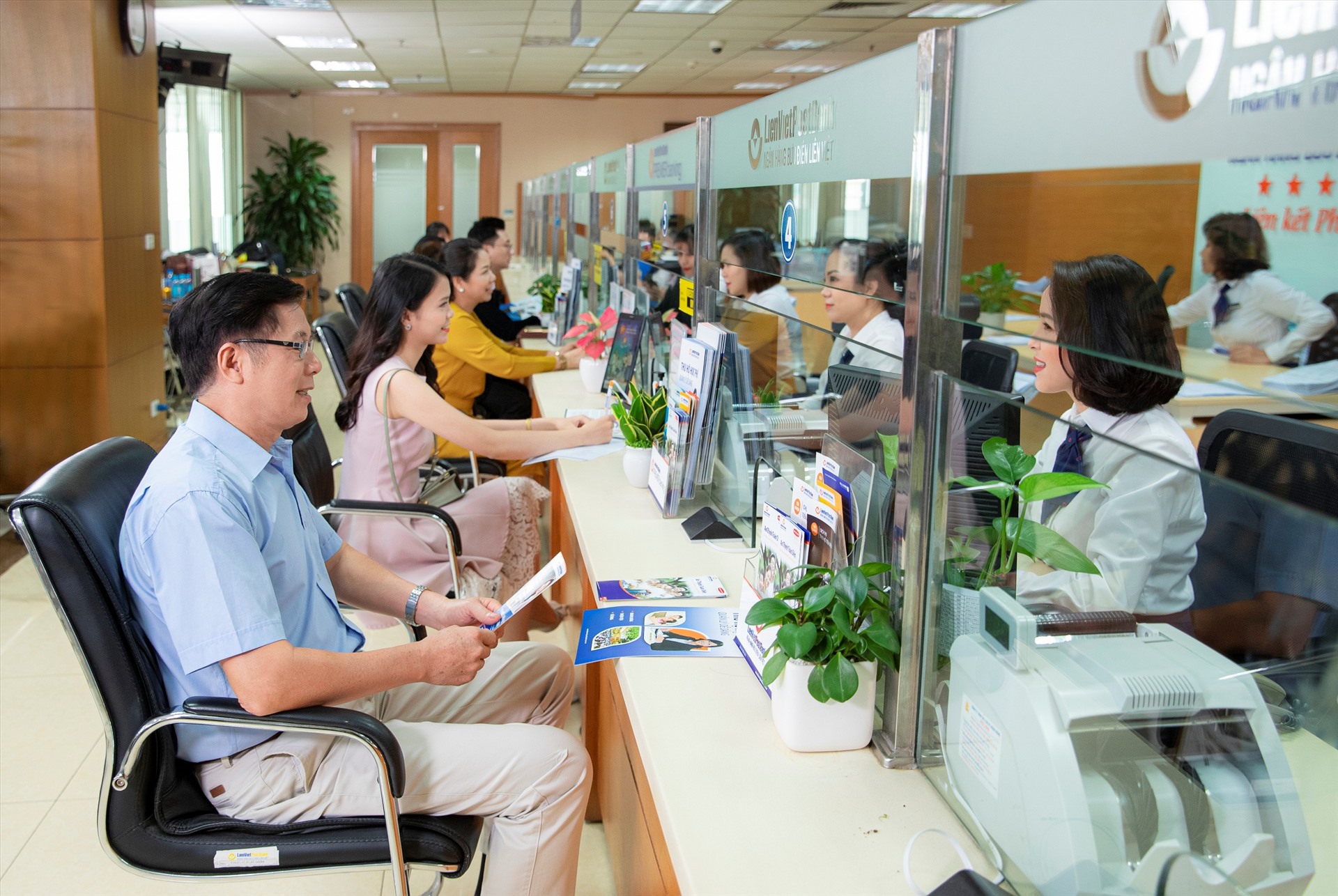 LPB là một trong số ít các ngân hàng thực hiện chi trả cổ tức cho cổ đông rất đều đặn. Ảnh LPB