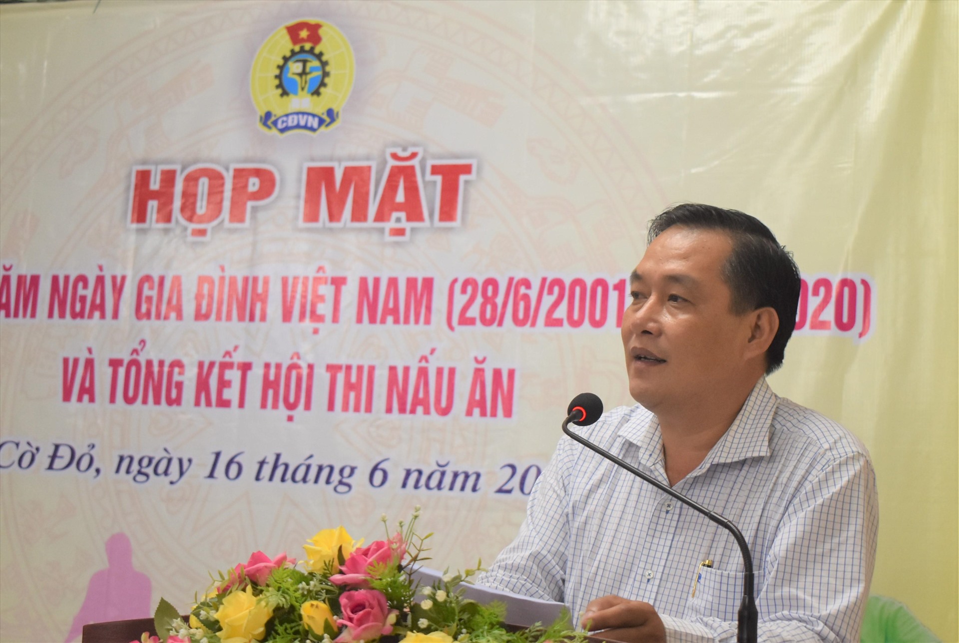 Ông Nguyễn Ngọc Thanh - Phó Bí thứ Thường trực Huyện ủy Cờ Đỏ (TP.Cần Thơ), phát biểu tại buổi lễ. Ảnh: Thành Nhân