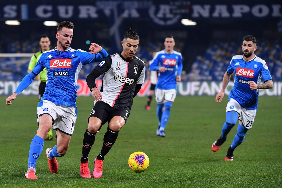 Napoli không phải không có cơ hội nguy hiểm. Ảnh: Getty.