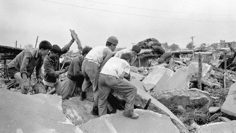 Động đất ở Đường Sơn. Ảnh: History.com