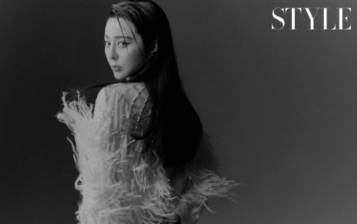 Dù việc trở lại với showbiz chưa biết sẽ có mức độ thành công thế nào nhưng sự mạnh mẽ của cô đáng được ghi nhận. Ảnh: Cắt từ clip