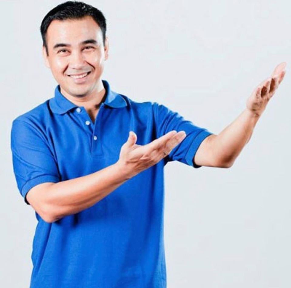 MC Quyền Linh dành thời gian bên con. Ảnh:NSCC