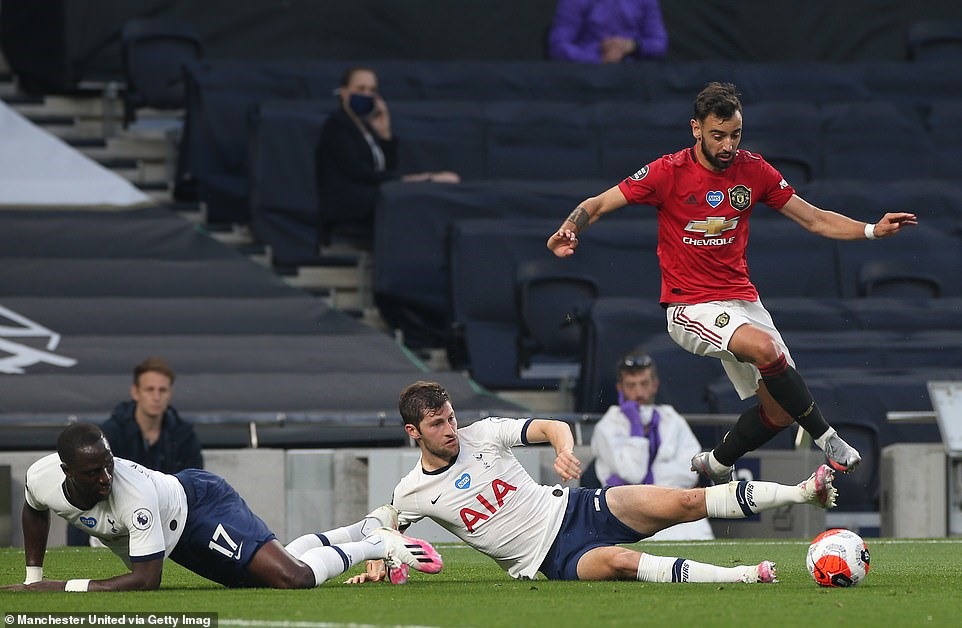Ảnh: Getty, Daily Mail.