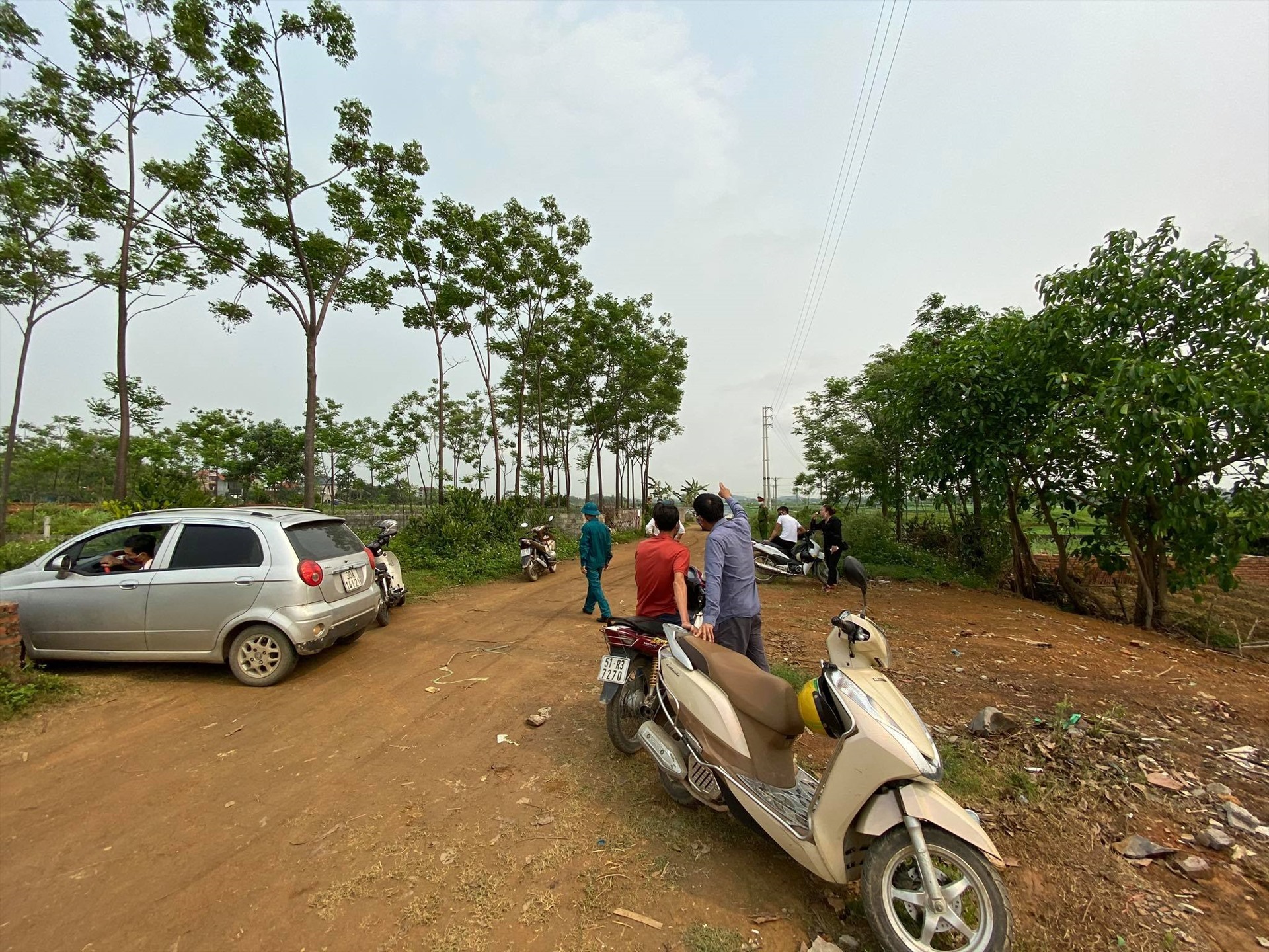 Trong hơn một năm qua, đất nền Hoà Lạc luôn được các sàn giao dịch bất động sản đưa ra thông tin sẽ sốt đất trong thời gian tới. Ảnh: Q.THẾ