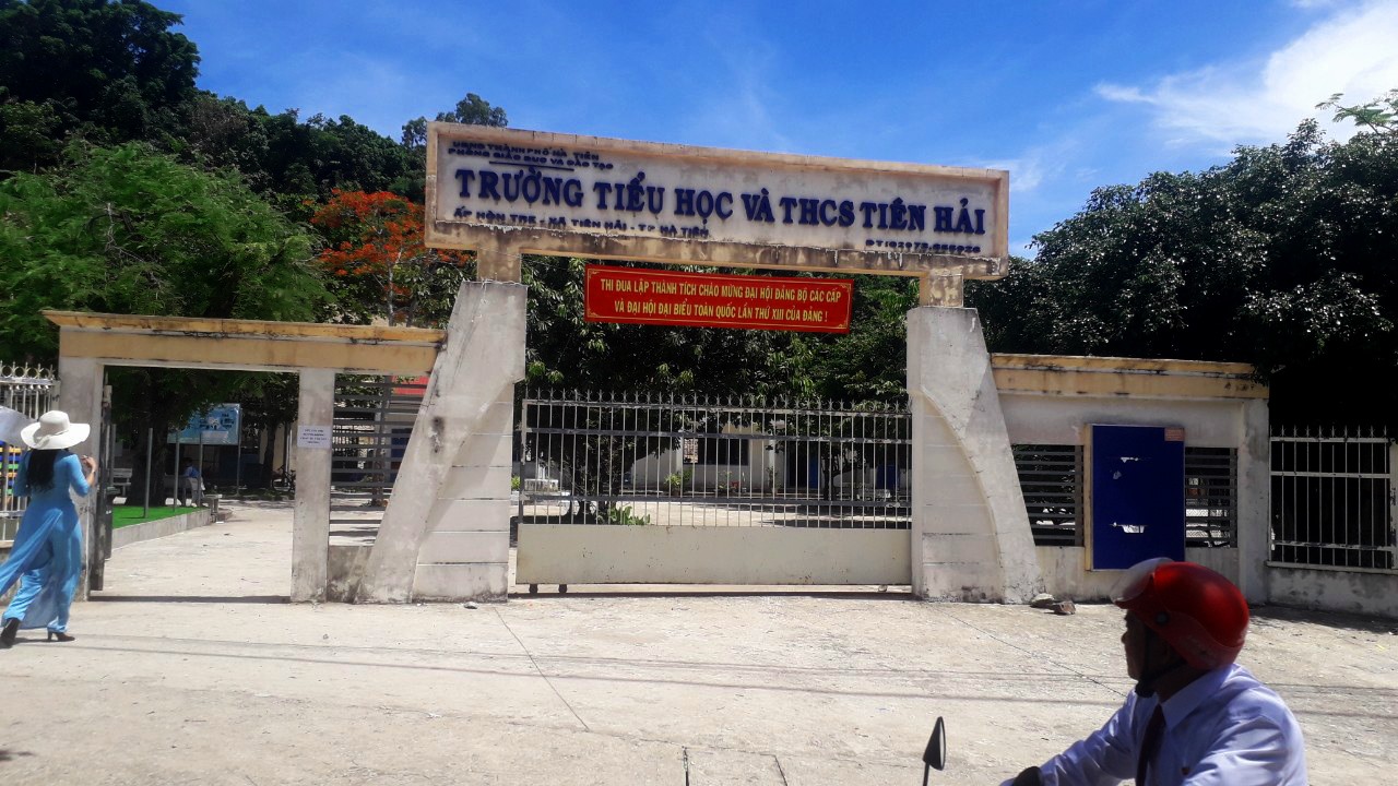 Trường Tiểu học - Trung học cơ sở Tiên Hải, nơi thầy giáo Văn công tác. Ảnh: LT