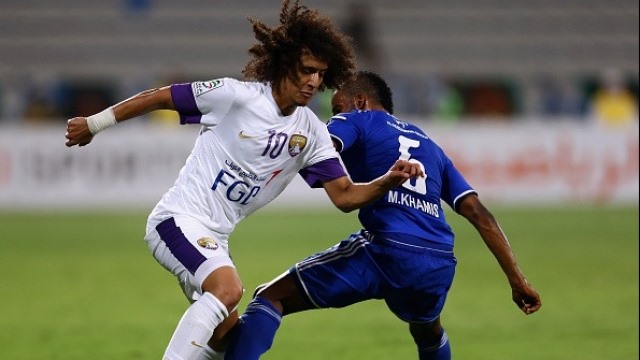 Việc không thi đấu giải quốc nội khiến những ngôi sao như Omar Abdulrahman khó có phong độ tốt khi lên tuyển UAE. Ảnh: Siam Sport.