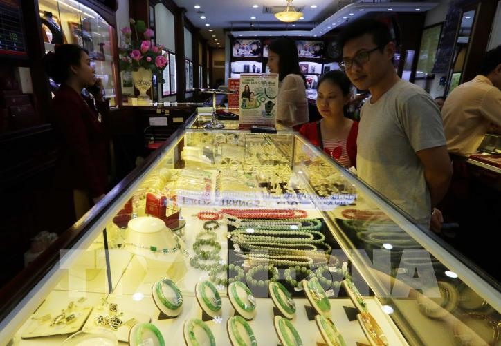 Giá vàng tăng mạnh đầu tuần. Ảnh: TTXVN