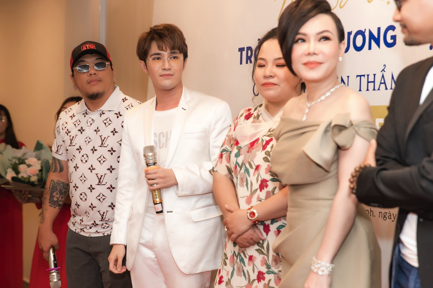 Nữ nghệ sĩ thừa nhận thẩm mỹ để trẻ đẹp hơn. “Ảnh:NSCC”