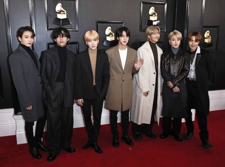 7 thành viên nhóm BTS và công ty quản lý ủng hộ quỹ Crew Nation Nguồn: Korea Times