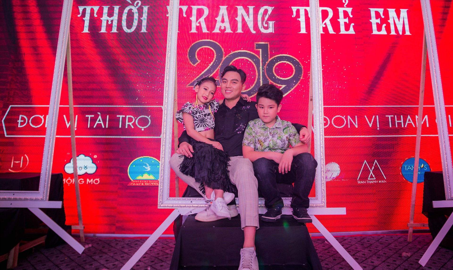 Nhiều mẫu nhí sẽ góp mặt trong show thời trang của nhà báo - nhà thiết kế Đông Vũ.