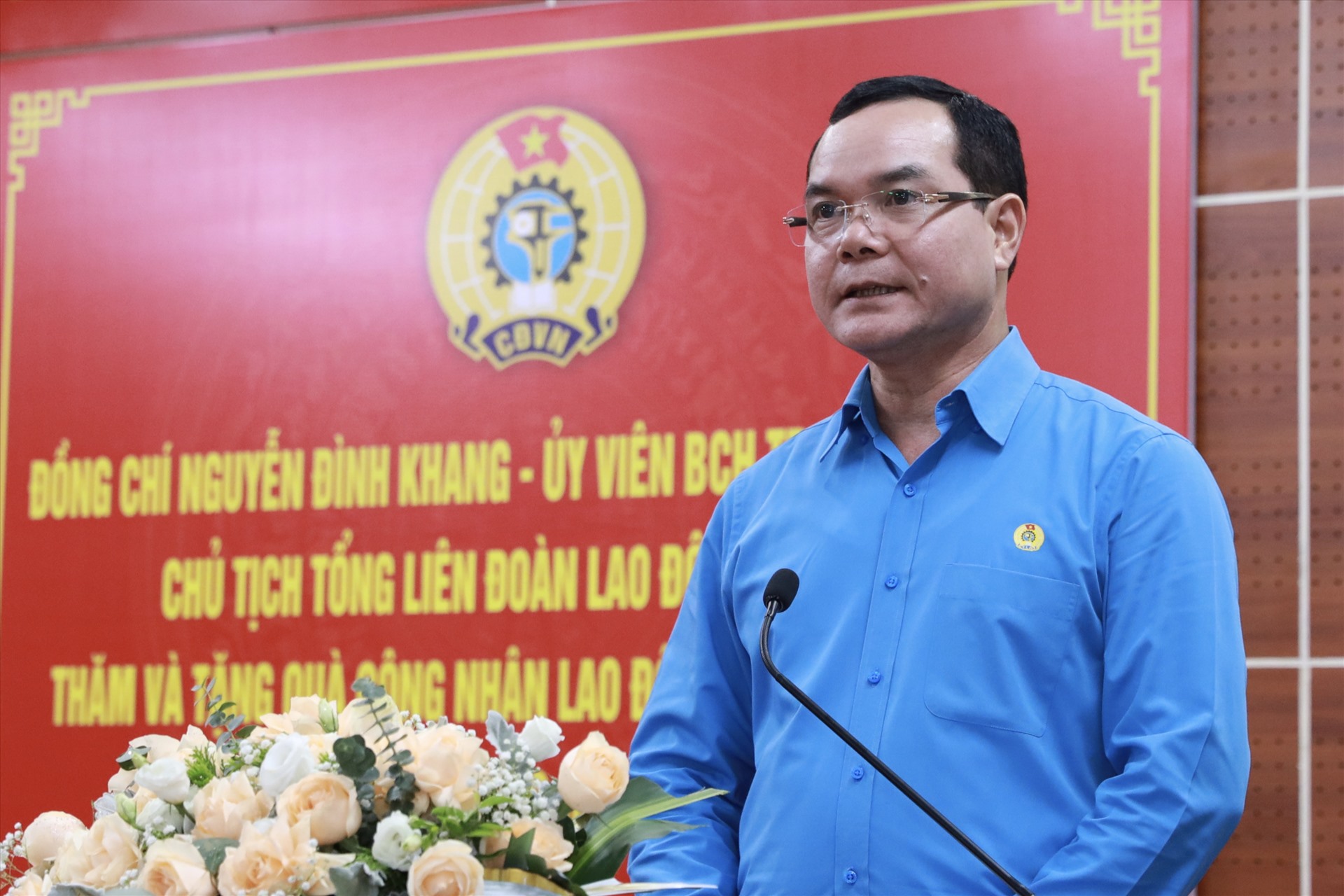 Đồng chí Nguyễn Đình Khang, Uỷ viên Trung ương Đảng, Chủ tịch Tổng LĐLĐVN phát biểu trong buổi gặp với người lao động tỉnh Thái Nguyên. Ảnh: Hải Nguyễn