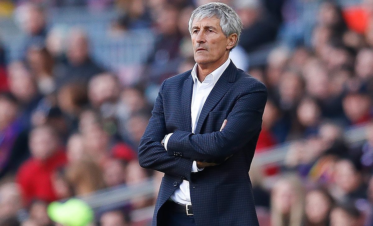Setien đang gặp nhiều áp lực. Ảnh: Getty.