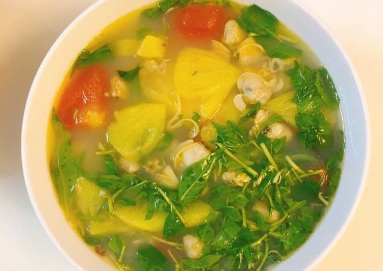 Canh nghêu nấu dứa. Ảnh: Cookpad
