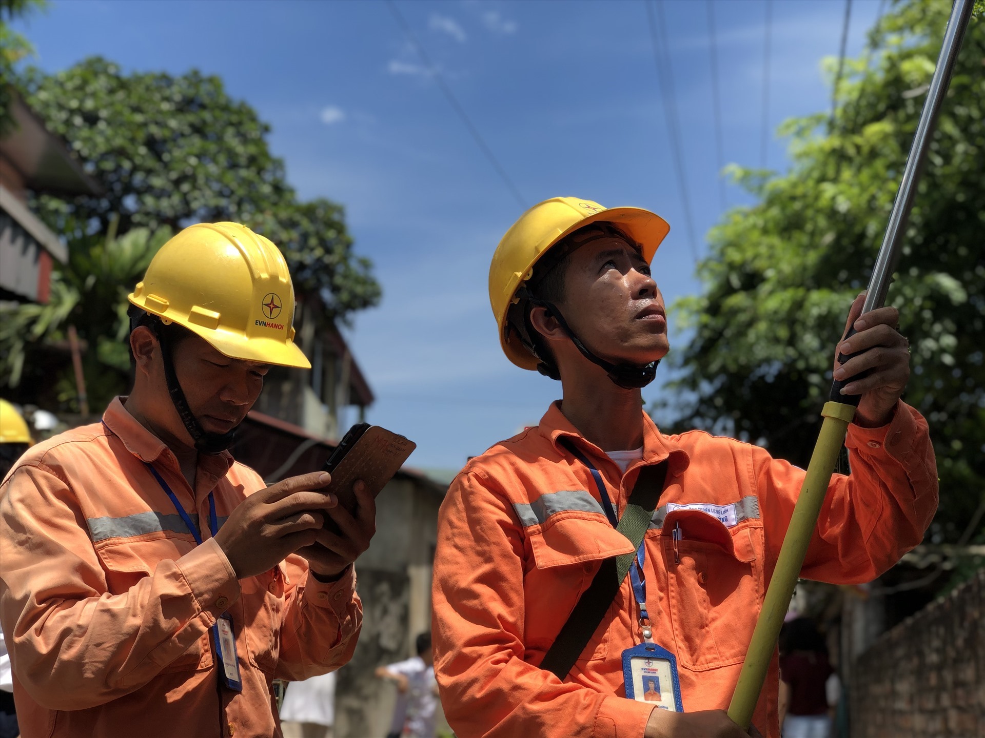 Lãnh đạo Cục Điều tiết Điện lực (Bộ Công Thương) cho biết đã yêu cầu Tổng Công ty Điện lực Việt Nam (EVN) phúc tra những hóa đơn tiền điện có lượng điện tiêu tăng 30% trở lên. Ảnh: Cường Ngô