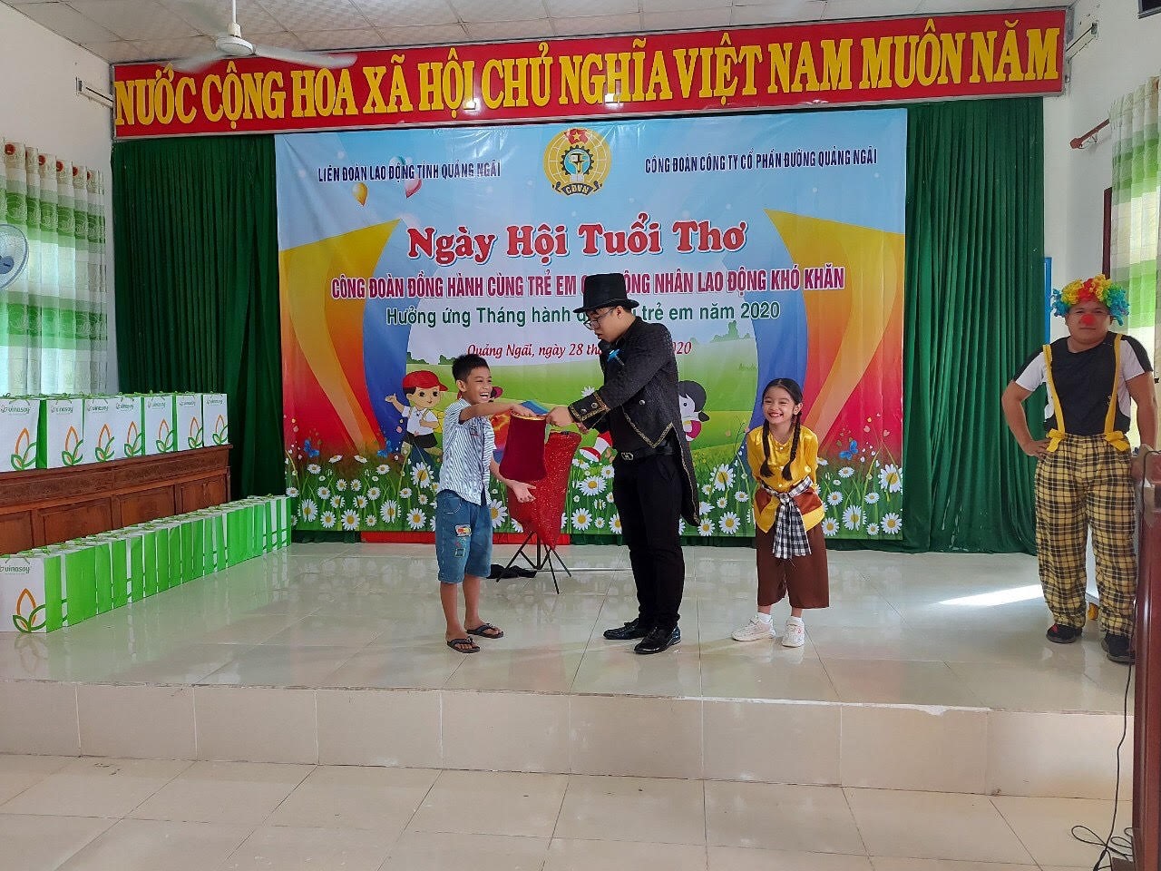 Các em được tham gia một tiết mục xiếc tại chương trình