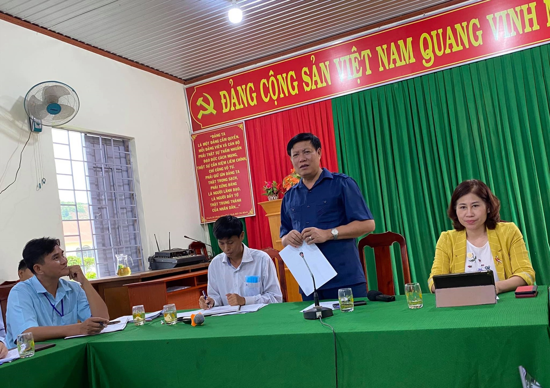 Thứ trưởng Đỗ Xuân Tuyên làm việc với Đắk Nông về dịch bệnh bạch hầu. Ảnh: Bộ Y tế cung cấp