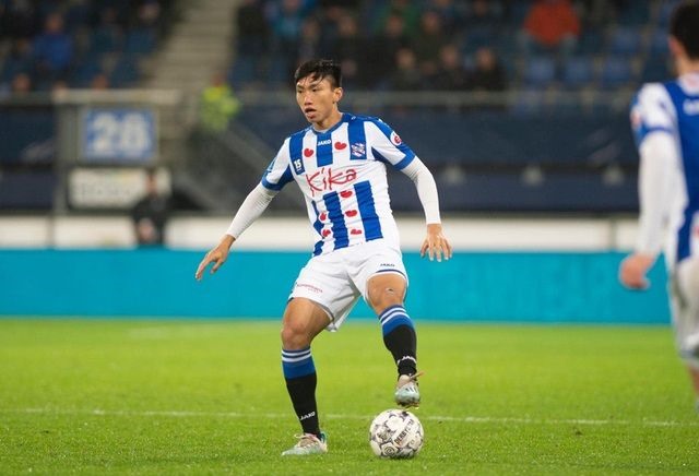 Đoàn Văn Hậu sáng cửa ở lại cùng SC Heerenveen mùa tới. Ảnh: SC Heerenveen.
